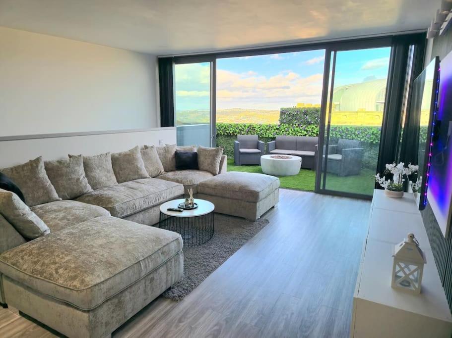 Апартаменты Modern Duplex Penthouse Panoramic Views & Parking Брадфорд Экстерьер фото
