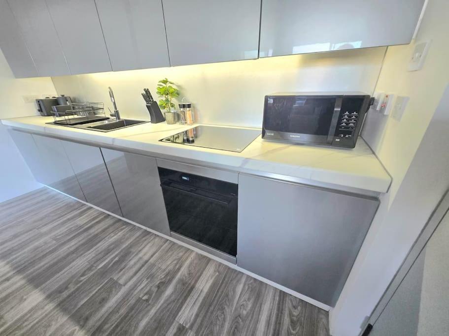 Апартаменты Modern Duplex Penthouse Panoramic Views & Parking Брадфорд Экстерьер фото